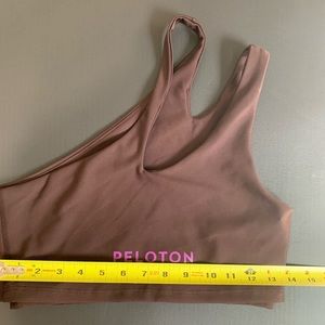 Peloton women’s sports bra medium